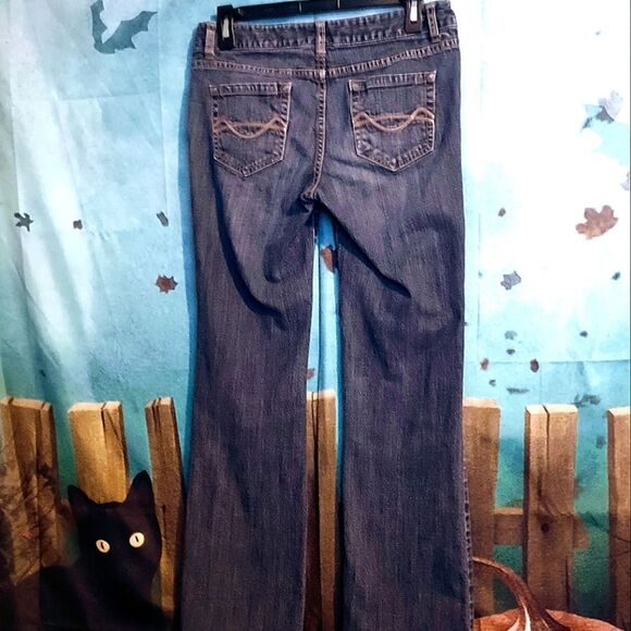 MOSSIMO SUPPLY CO. VINTAGE BOOTCUT DISTRESSED 5 POCKET JEANS JUNIORS SIZE 7 - Picture 2 of 9
